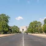 Luxurious Flat Rue De La Pompe